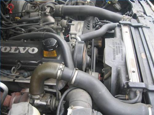 Hvordan du bytter radiator på en Volvo 740
