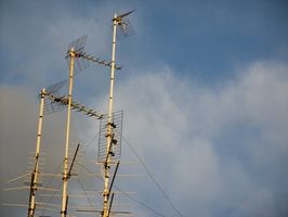 Hvordan bygge en 4-Bay UHF-antenne
