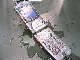 Hvordan fikse en Fuktighet Strip på en Cell Phone
