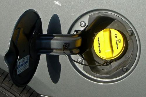 Hvordan eliminere Fuel Pressure i en Gas Tank