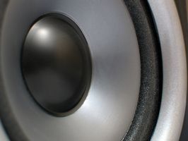 Kan jeg bruke en annen stereo med et Bose system?