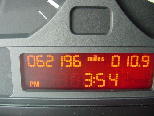Hvordan stille klokken på en '99 -'05 BMW 3-serie E46